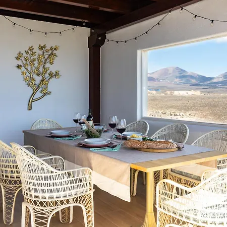 Villa Montañablanca Private Heated Pool&stunning Views Playa Blanca (Lanzarote)