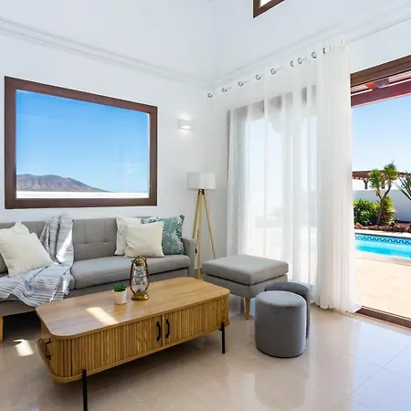 Villa Montanablanca Private Heated Pool & Stunning Views Playa Blanca (Lanzarote)