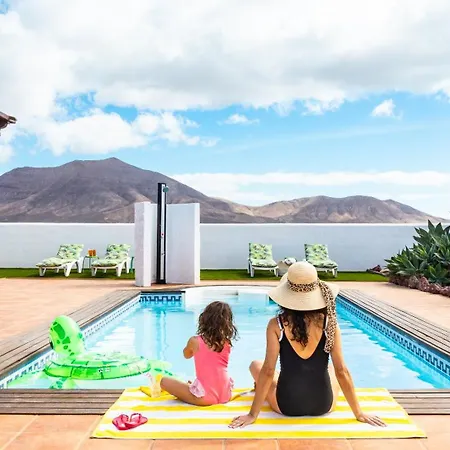 Villa Montanablanca Private Heated Pool & Stunning Views Playa Blanca (Lanzarote)